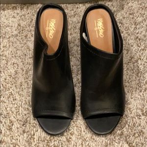 Black peep toe heels